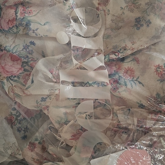 Selkie Garland Marie Gown - Picture 5 of 5